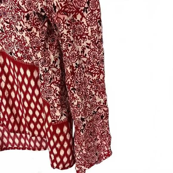 Available by Angela Fashion Red and White Floral Patterned Blouse Medium - Picture 4 of 8